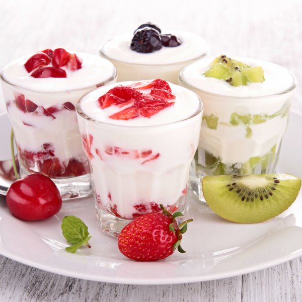 Йогурт со вкусом вишни с кусоч 3,5% 0,38 л Агрокомплекс